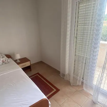Danijela & Vlado - Three Bedroom With Balcony And Garden View Apartamento Lopar