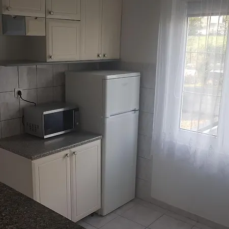 Apartamento Danijela & Vlado - Three Bedroom With Balcony And Garden View