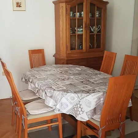 Apartamento Danijela & Vlado - Three Bedroom With Balcony And Garden View *