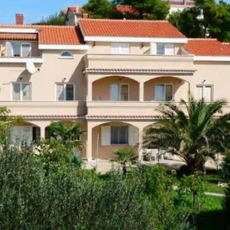 Danijela & Vlado - Three Bedroom With Balcony And Garden View Apartamento Lopar