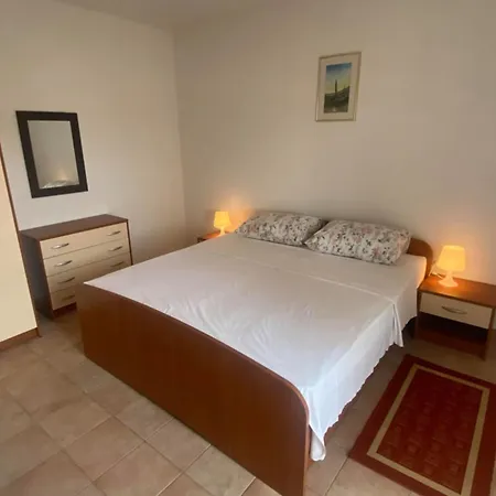 Apartamento Danijela & Vlado - Three Bedroom With Balcony And Garden View