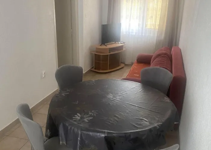 Danijela & Vlado - Three Bedroom With Balcony And Garden View Lopar
