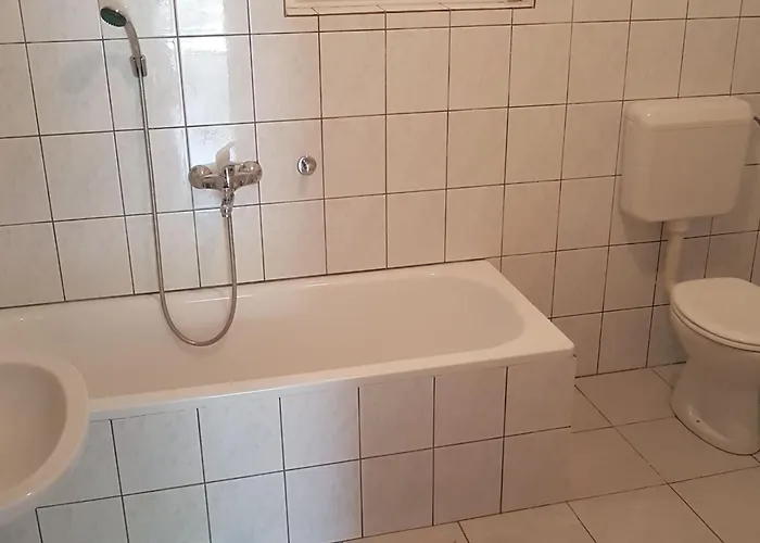 Apartmán Danijela & Vlado - Three Bedroom With Balcony And Garden View Lopar