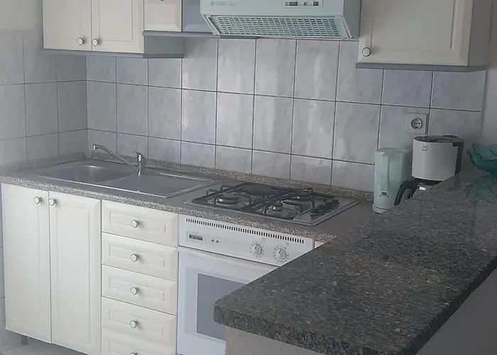 Danijela & Vlado - Three Bedroom With Balcony And Garden View Apartmán
