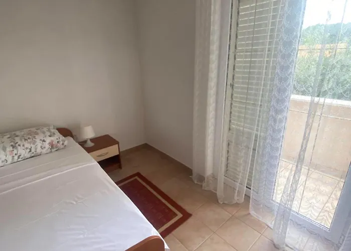 Danijela & Vlado - Three Bedroom With Balcony And Garden View Apartmán Lopar