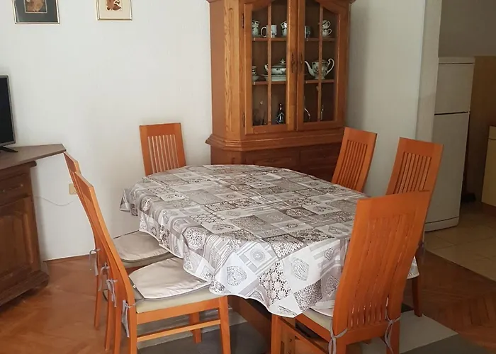 Apartmán Danijela & Vlado - Three Bedroom With Balcony And Garden View *