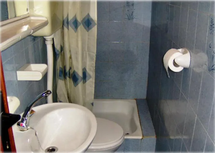 Danijela & Vlado - Three Bedroom With Balcony And Garden View Apartmán
